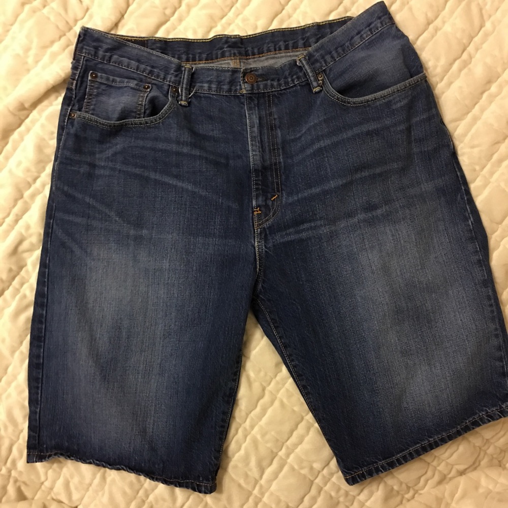 Men Levi jeans shorts size 38 L.